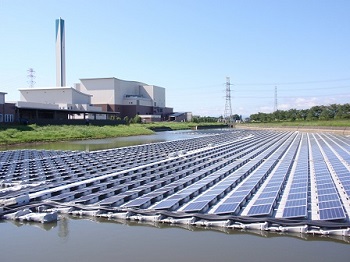 大規模太陽光発電施設写真